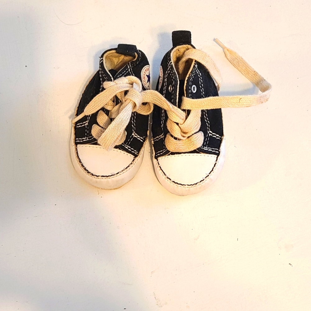 Converse. Chuck Taylor All Star Cribster Sneaker. Size 2